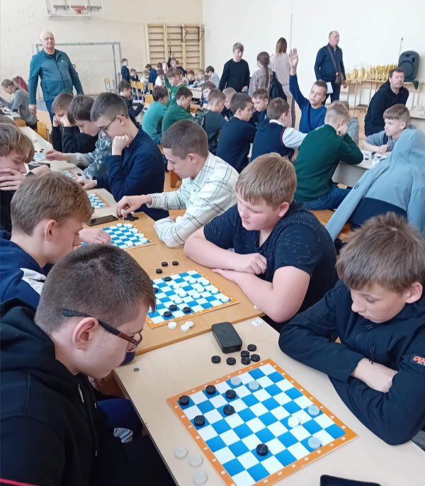 Šaunus pasirodymas Šiaulių rajono moksleivių šaškių lygos turnyre